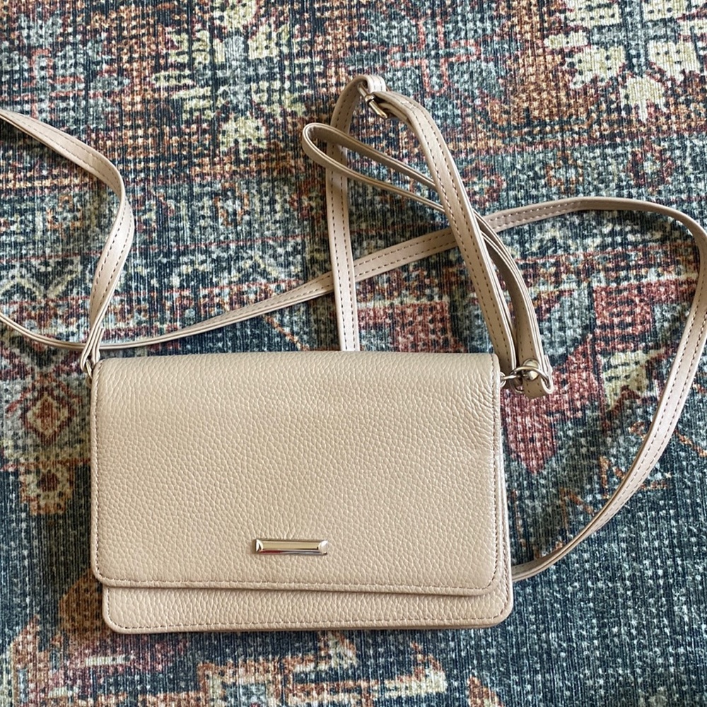 Small bag- great for concerts!